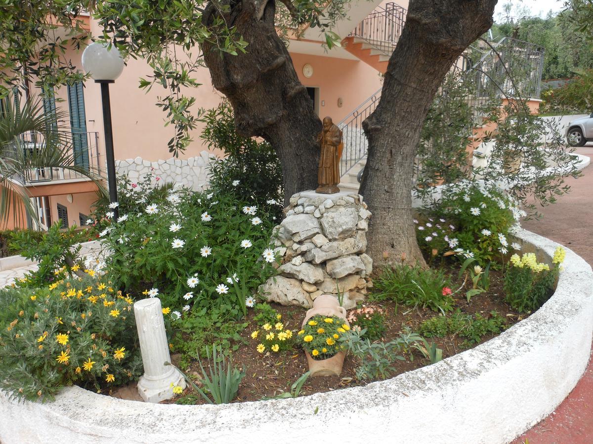 Residence La Cappella Del Convento Rodi Garganico Exterior foto